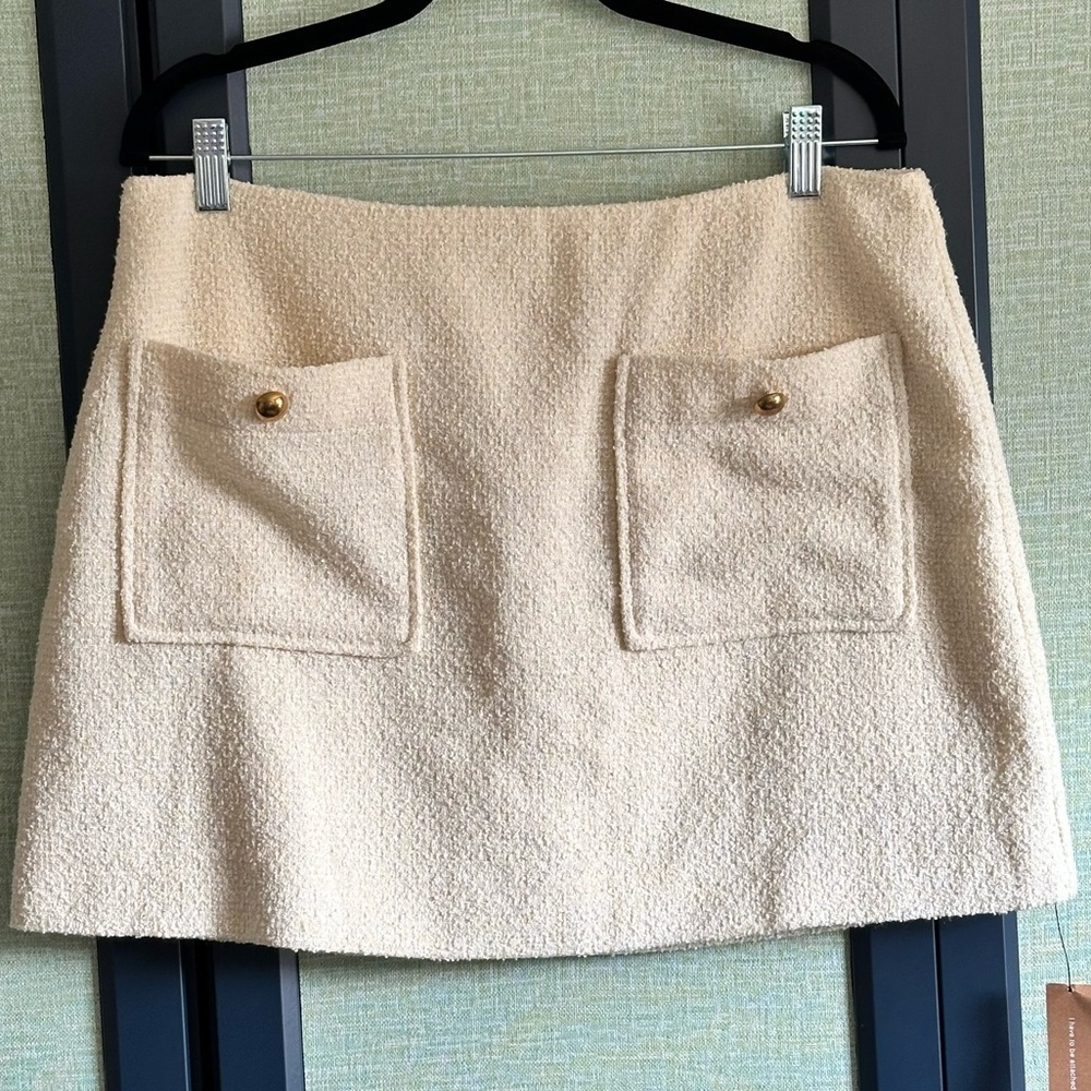 Reformation Aurelia Low Rise Mini Skirt in White Tweed, Gold Buttons, NWT, Sz 12